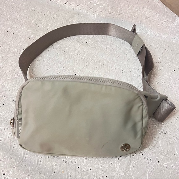 lululemon athletica Handbags - Lululemon everyday belt bag in silver